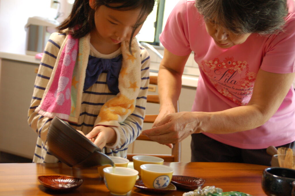 お茶農家さん直伝の美味しいお茶の淹れ方体験