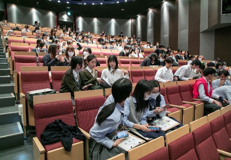 参加各校の生徒たち