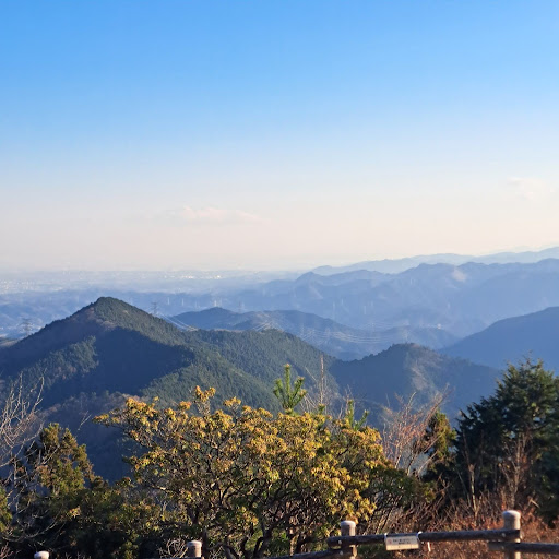 御岳山929ｍから眼下一望