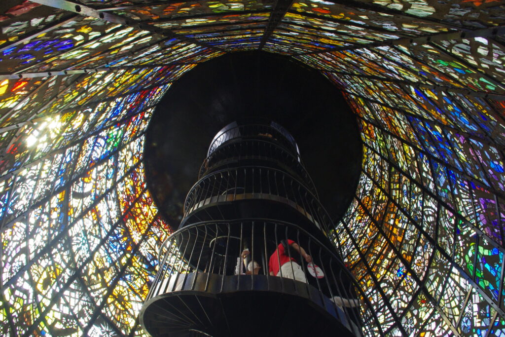 あいまいな旅行記　箱根＆平塚　ステンドグラスの塔