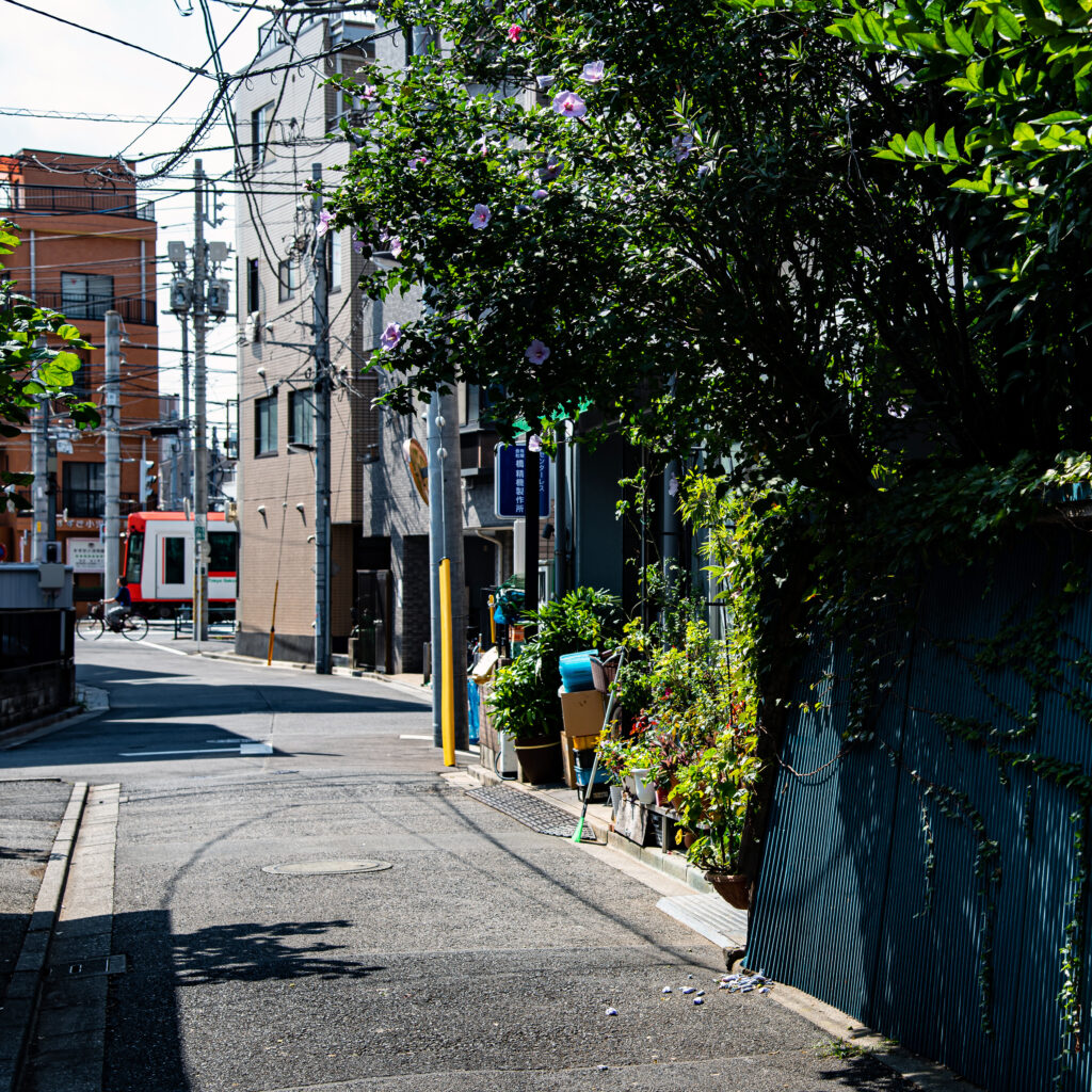 路地裏を一本入ると迷宮に（町屋二丁目停留所）