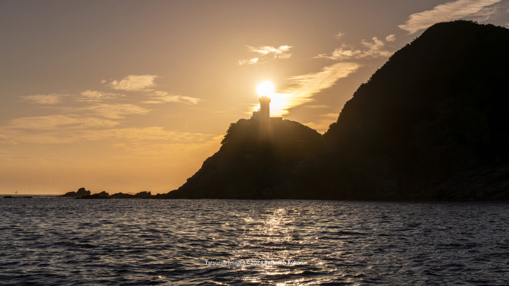 佐田岬灯台と夕陽