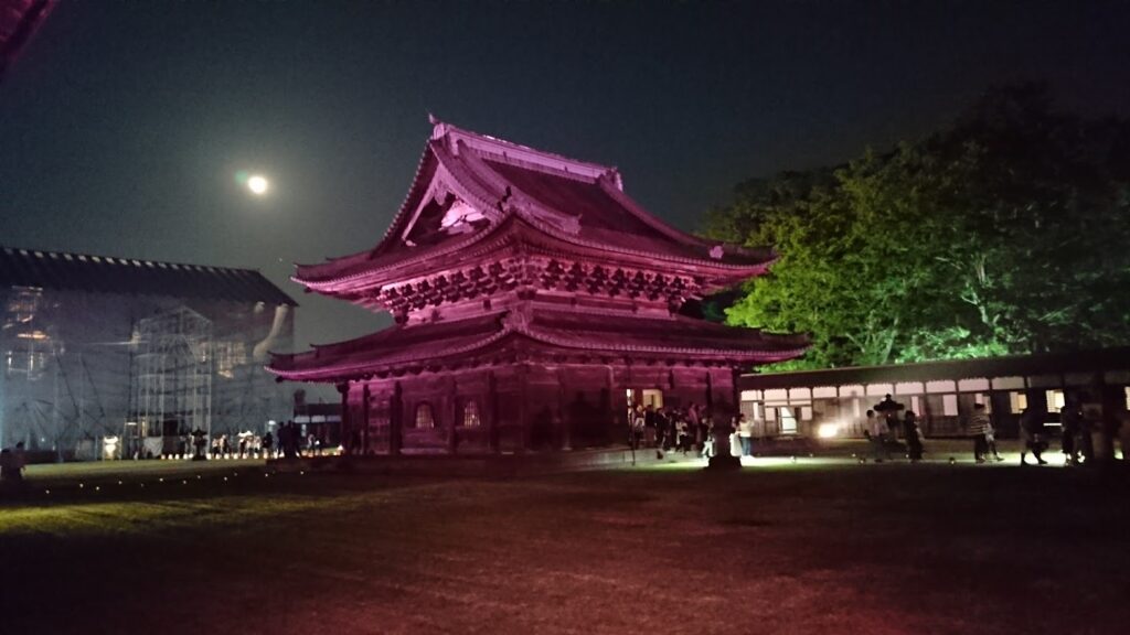 ライトアップされた瑞龍寺