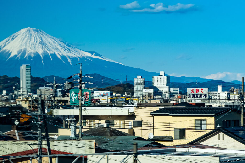 「安倍川が目印」～ほんの一瞬、A席から見える駿河富士