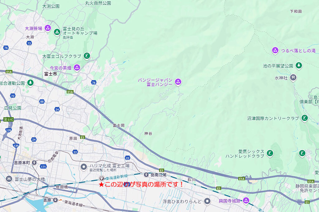 「白と青の煙突が目印」～誰もがカメラマンになれる岳南の定番スポット