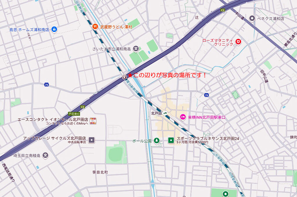 「東京外環道が目印」～北に向かう新幹線から見える戸田東IC越しの富士山