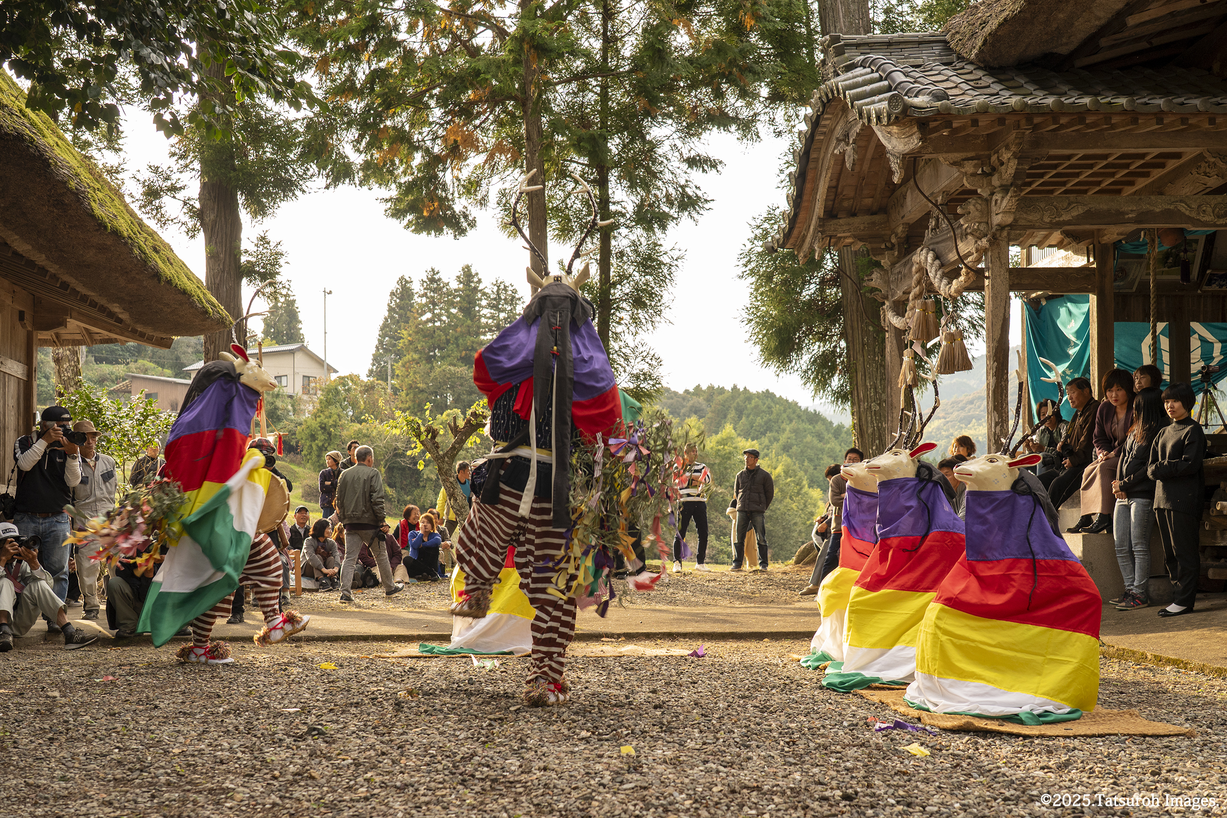 「六つ鹿踊り」、この後獅子舞い