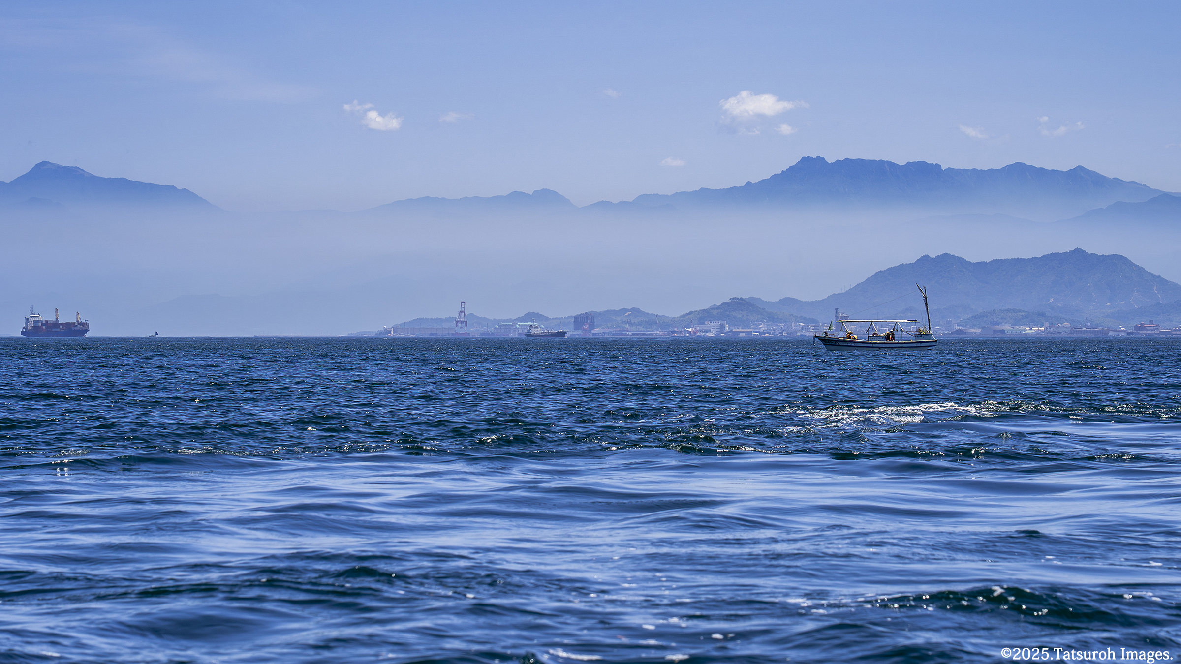 来島海峡からの石鎚・瓶ヶ森一望