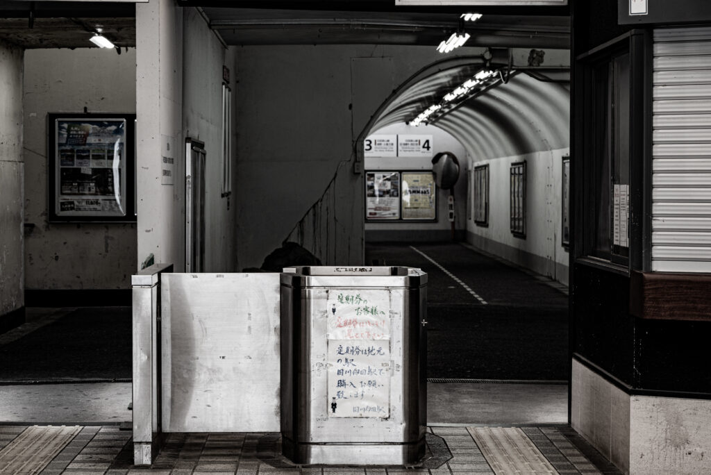 駅舎に入ると昭和にタイムリープ