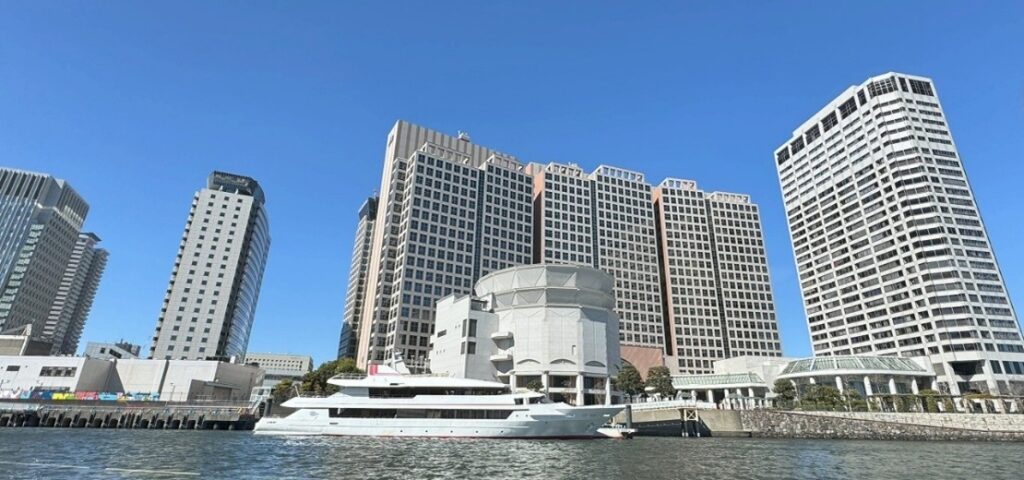 京浜運河からみた天王洲アイルの街並み