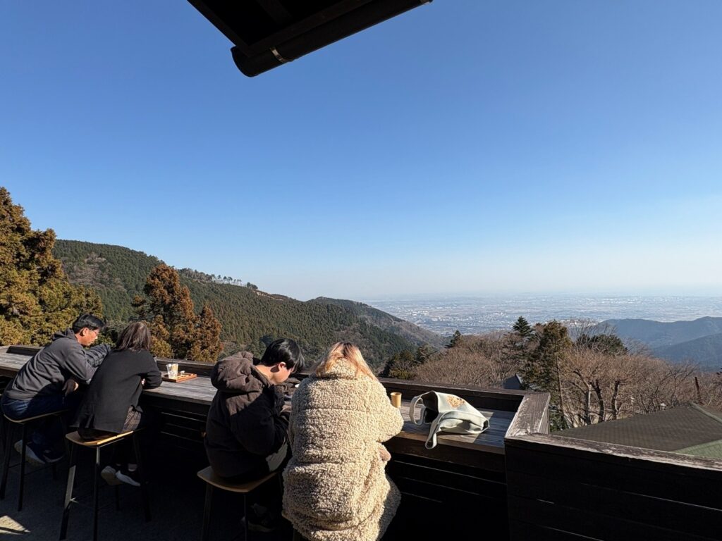 大山阿夫利神社の下社に隣接する人気のカフェ「茶寮 石尊」