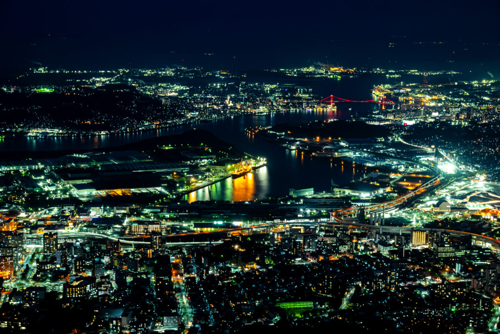 皿倉山から俯瞰する若松の街並み