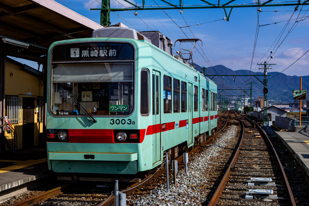 筑豊直方駅の電車