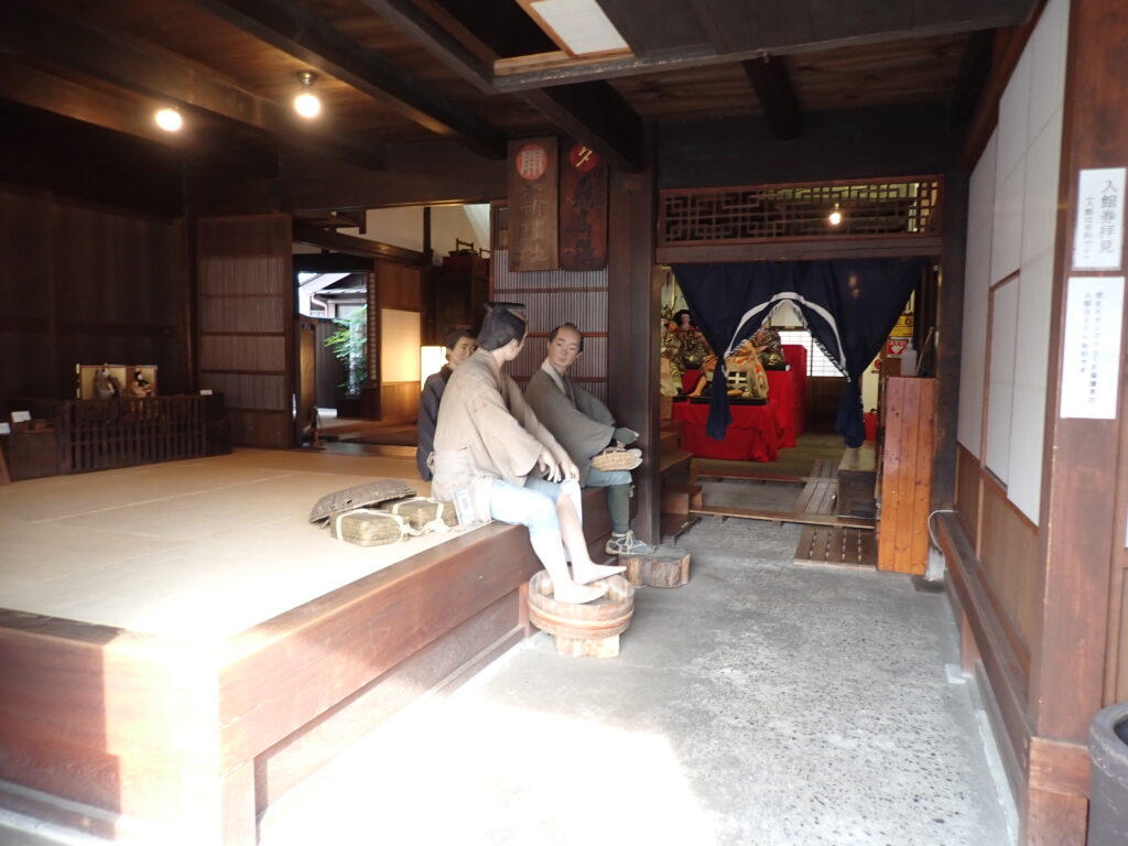 岡部宿での弥次さん喜多さん