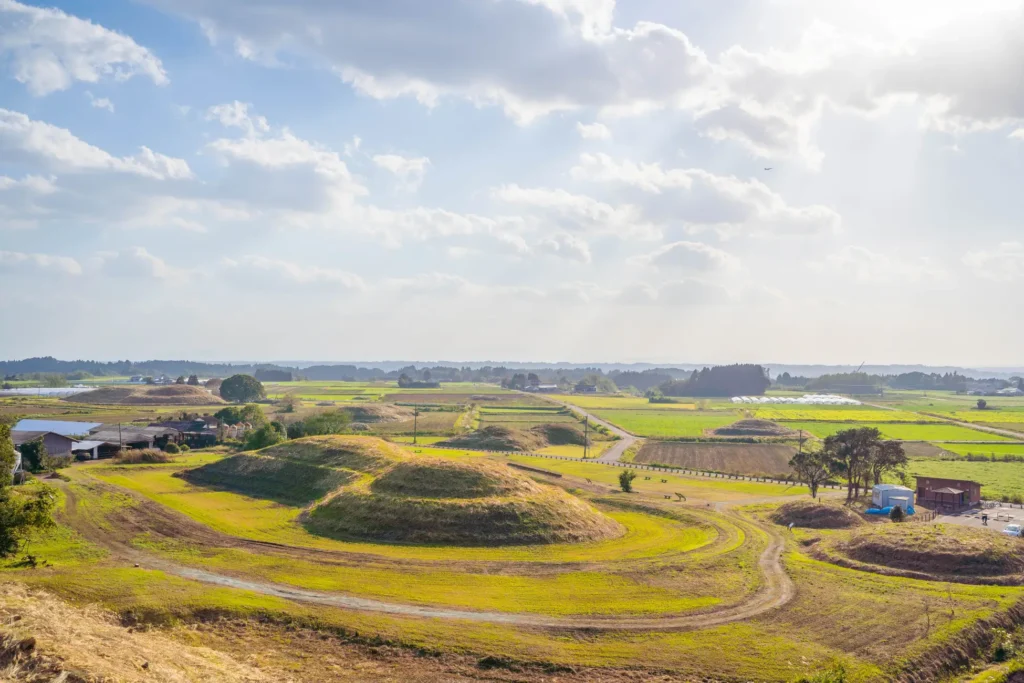田園風景に広がる新田原古墳群