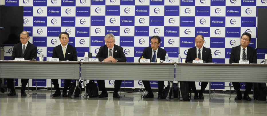 記者懇談会の様子