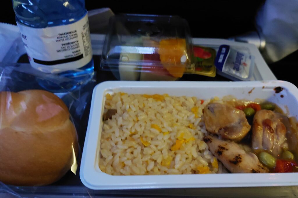 ［2回目の機内食/日本時間：6月26日4時41分］