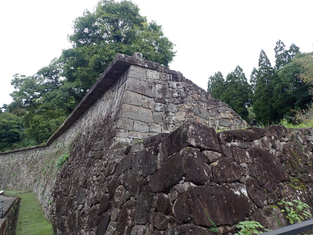 人吉城の「はね出し」石垣